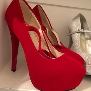 6 1/2 strap up pumps